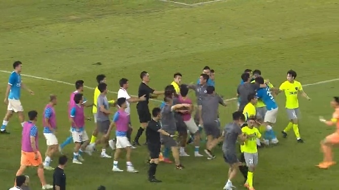  科隆保级关键战，主场顽强逼平药厂