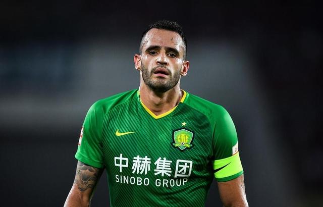  波尔多后防默契不足连续丢分严重